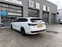Volkswagen Passat Variant 1.5 eTSI R-Line Edition | Trekhaak | Panoramadak | Eletrische A-klep | Head up Display | Stoel-Stuur verwarming | Matrix lead koplampen |