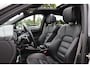 Porsche Macan 2.0 / Trekhaak / Panoramadak / Camera / Luchtvering / Bose / 21'' / Adaptieve Stoelen / Stuur+Stoelverwarming / Sportchrono / DAB /  Cruise Control