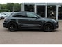 Porsche Macan 2.0 / Trekhaak / Panoramadak / Camera / Luchtvering / Bose / 21'' / Adaptieve Stoelen / Stuur+Stoelverwarming / Sportchrono / DAB /  Cruise Control