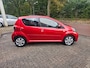 Toyota Aygo 1.0-12V Aspiration Red | 1E EIGENAAR | 3/6 of 12 MND GARANTIE | AIRCO | ELEC PAKKET | NW APK |