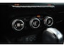 Renault Clio 1.6 E-Tech Hybrid 140 Intens +Led+Navigatie+Half-Leder+stoel-verw+Camera+cruise+Parkeer-Hulp+16"Lm = Nardo grey !!