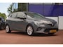 Renault Clio 1.6 E-Tech Hybrid 140 Intens +Led+Navigatie+Half-Leder+stoel-verw+Camera+cruise+Parkeer-Hulp+16"Lm = Nardo grey !!