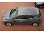Renault Clio 1.6 E-Tech Hybrid 140 Intens +Led+Navigatie+Half-Leder+stoel-verw+Camera+cruise+Parkeer-Hulp+16"Lm = Nardo grey !!