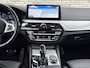 BMW 5-Serie 545e xDrive * INIVIDUAL * HUD * ACHTER AS STUURING * M PAKKET * PANORAMA *