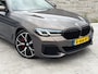 BMW 5-Serie 545e xDrive * INIVIDUAL * HUD * ACHTER AS STUURING * M PAKKET * PANORAMA *