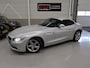 BMW Z4 Roadster sDrive23i 6-cilinder Navigatie Leer Airco Boekjes aanwezig 17 inch Sportvelgen Stoelverwarming Windscherm Nette staat