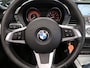 BMW Z4 Roadster sDrive23i 6-cilinder Navigatie Leer Airco Boekjes aanwezig 17 inch Sportvelgen Stoelverwarming Windscherm Nette staat