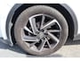 Toyota C-HR / C-HR+ 1.8 HYBRID BI-TONE AFN-TREKHAAK JBL-AUDIO NAVI KEYLESS STOELVERW. LED-PAKKET 18"LMV P-SENSOREN