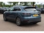 Porsche Cayenne 3.0 E-Hybrid / Trekhaak / Panoramadak / 360Camera / Head-up / Luchtvering / 21'' / Matrix LED / Leder / Sportchrono / Bose / Stoelventilatie / Stoelverwarming 4x / 4zone / Dodehoek / DAB / ACC
