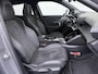 Peugeot e-2008 GT 54 kWh 156pk | Accu 95% | Navigatie | 360 camera | Alcantara bekleding | Elektrisch verstelbare bestuurdersstoel | Panoramisch schuifdak | Cruise control adaptief | Stoelverwarming | Apple Carplay en Android auto draadloos