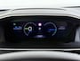 Peugeot e-2008 GT 54 kWh 156pk | Accu 95% | Navigatie | 360 camera | Alcantara bekleding | Elektrisch verstelbare bestuurdersstoel | Panoramisch schuifdak | Cruise control adaptief | Stoelverwarming | Apple Carplay en Android auto draadloos