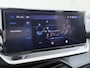 Peugeot e-2008 GT 54 kWh 156pk | Accu 95% | Navigatie | 360 camera | Alcantara bekleding | Elektrisch verstelbare bestuurdersstoel | Panoramisch schuifdak | Cruise control adaptief | Stoelverwarming | Apple Carplay en Android auto draadloos