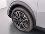 Peugeot e-2008 GT 54 kWh 156pk | Accu 95% | Navigatie | 360 camera | Alcantara bekleding | Elektrisch verstelbare bestuurdersstoel | Panoramisch schuifdak | Cruise control adaptief | Stoelverwarming | Apple Carplay en Android auto draadloos