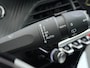 Peugeot e-2008 GT 54 kWh 156pk | Accu 95% | Navigatie | 360 camera | Alcantara bekleding | Elektrisch verstelbare bestuurdersstoel | Panoramisch schuifdak | Cruise control adaptief | Stoelverwarming | Apple Carplay en Android auto draadloos