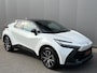 Toyota C-HR / C-HR+ 1.8 Hybrid 140PK First Edition Bi-Tone/Winter-pack/Gr.-navigatie/Elektr.klep/Camera/Adapt.-cruise