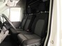 Volkswagen Crafter 35 2.0 TDI L3H3 Highline EURO VI 140 pk Automaat | Verlengde garantie | Navigatie | Trekhaak | Parkeersensoren | Achteruitrijcamera | Geveerde bestuurdersstoel |