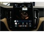 Volvo XC60 2.0 T6 AWD 335kW/399pk Aut8 Recharge Ultra Bright Executive LUCHTVERING + BOWERS&WILKINS + MATRIX LED + PANORAMADAK + BLIS + HEAD-UP + PILOT ASSIST + STOELVERWARMING/-VENTILATIE/-MASSAGE + ADAPT.CRUISE + 360 CAMERA + STUURVERWARMING + 21" LM-VELGEN!