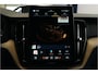 Volvo XC60 2.0 T6 AWD 335kW/399pk Aut8 Recharge Ultra Bright Executive LUCHTVERING + BOWERS&WILKINS + MATRIX LED + PANORAMADAK + BLIS + HEAD-UP + PILOT ASSIST + STOELVERWARMING/-VENTILATIE/-MASSAGE + ADAPT.CRUISE + 360 CAMERA + STUURVERWARMING + 21" LM-VELGEN!