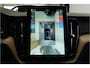 Volvo XC60 2.0 T6 AWD 335kW/399pk Aut8 Recharge Ultra Bright Executive LUCHTVERING + BOWERS&WILKINS + MATRIX LED + PANORAMADAK + BLIS + HEAD-UP + PILOT ASSIST + STOELVERWARMING/-VENTILATIE/-MASSAGE + ADAPT.CRUISE + 360 CAMERA + STUURVERWARMING + 21" LM-VELGEN!