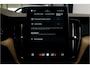 Volvo XC60 2.0 T6 AWD 335kW/399pk Aut8 Recharge Ultra Bright Executive LUCHTVERING + BOWERS&WILKINS + MATRIX LED + PANORAMADAK + BLIS + HEAD-UP + PILOT ASSIST + STOELVERWARMING/-VENTILATIE/-MASSAGE + ADAPT.CRUISE + 360 CAMERA + STUURVERWARMING + 21" LM-VELGEN!