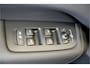 Volvo XC60 2.0 T6 AWD 335kW/399pk Aut8 Recharge Ultra Bright Executive LUCHTVERING + BOWERS&WILKINS + MATRIX LED + PANORAMADAK + BLIS + HEAD-UP + PILOT ASSIST + STOELVERWARMING/-VENTILATIE/-MASSAGE + ADAPT.CRUISE + 360 CAMERA + STUURVERWARMING + 21" LM-VELGEN!