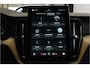 Volvo XC60 2.0 T6 AWD 335kW/399pk Aut8 Recharge Ultra Bright Executive LUCHTVERING + BOWERS&WILKINS + MATRIX LED + PANORAMADAK + BLIS + HEAD-UP + PILOT ASSIST + STOELVERWARMING/-VENTILATIE/-MASSAGE + ADAPT.CRUISE + 360 CAMERA + STUURVERWARMING + 21" LM-VELGEN!