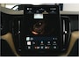Volvo XC60 2.0 T6 AWD 335kW/399pk Aut8 Recharge Ultra Bright Executive LUCHTVERING + BOWERS&WILKINS + MATRIX LED + PANORAMADAK + BLIS + HEAD-UP + PILOT ASSIST + STOELVERWARMING/-VENTILATIE/-MASSAGE + ADAPT.CRUISE + 360 CAMERA + STUURVERWARMING + 21" LM-VELGEN!