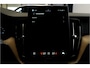 Volvo XC60 2.0 T6 AWD 335kW/399pk Aut8 Recharge Ultra Bright Executive LUCHTVERING + BOWERS&WILKINS + MATRIX LED + PANORAMADAK + BLIS + HEAD-UP + PILOT ASSIST + STOELVERWARMING/-VENTILATIE/-MASSAGE + ADAPT.CRUISE + 360 CAMERA + STUURVERWARMING + 21" LM-VELGEN!