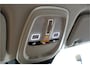 Volvo XC60 2.0 T6 AWD 335kW/399pk Aut8 Recharge Ultra Bright Executive LUCHTVERING + BOWERS&WILKINS + MATRIX LED + PANORAMADAK + BLIS + HEAD-UP + PILOT ASSIST + STOELVERWARMING/-VENTILATIE/-MASSAGE + ADAPT.CRUISE + 360 CAMERA + STUURVERWARMING + 21" LM-VELGEN!
