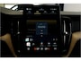 Volvo XC60 2.0 T6 AWD 335kW/399pk Aut8 Recharge Ultra Bright Executive LUCHTVERING + BOWERS&WILKINS + MATRIX LED + PANORAMADAK + BLIS + HEAD-UP + PILOT ASSIST + STOELVERWARMING/-VENTILATIE/-MASSAGE + ADAPT.CRUISE + 360 CAMERA + STUURVERWARMING + 21" LM-VELGEN!