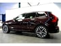 Volvo XC60 2.0 T6 AWD 335kW/399pk Aut8 Recharge Ultra Bright Executive LUCHTVERING + BOWERS&WILKINS + MATRIX LED + PANORAMADAK + BLIS + HEAD-UP + PILOT ASSIST + STOELVERWARMING/-VENTILATIE/-MASSAGE + ADAPT.CRUISE + 360 CAMERA + STUURVERWARMING + 21" LM-VELGEN!