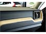 Volvo XC60 2.0 T6 AWD 335kW/399pk Aut8 Recharge Ultra Bright Executive LUCHTVERING + BOWERS&WILKINS + MATRIX LED + PANORAMADAK + BLIS + HEAD-UP + PILOT ASSIST + STOELVERWARMING/-VENTILATIE/-MASSAGE + ADAPT.CRUISE + 360 CAMERA + STUURVERWARMING + 21" LM-VELGEN!