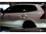 Volvo XC60 2.0 T6 AWD 335kW/399pk Aut8 Recharge Ultra Bright Executive LUCHTVERING + BOWERS&WILKINS + MATRIX LED + PANORAMADAK + BLIS + HEAD-UP + PILOT ASSIST + STOELVERWARMING/-VENTILATIE/-MASSAGE + ADAPT.CRUISE + 360 CAMERA + STUURVERWARMING + 21" LM-VELGEN!