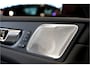 Volvo XC60 2.0 T6 AWD 335kW/399pk Aut8 Recharge Ultra Bright Executive LUCHTVERING + BOWERS&WILKINS + MATRIX LED + PANORAMADAK + BLIS + HEAD-UP + PILOT ASSIST + STOELVERWARMING/-VENTILATIE/-MASSAGE + ADAPT.CRUISE + 360 CAMERA + STUURVERWARMING + 21" LM-VELGEN!