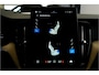 Volvo XC60 2.0 T6 AWD 335kW/399pk Aut8 Recharge Ultra Bright Executive LUCHTVERING + BOWERS&WILKINS + MATRIX LED + PANORAMADAK + BLIS + HEAD-UP + PILOT ASSIST + STOELVERWARMING/-VENTILATIE/-MASSAGE + ADAPT.CRUISE + 360 CAMERA + STUURVERWARMING + 21" LM-VELGEN!
