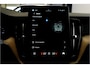 Volvo XC60 2.0 T6 AWD 335kW/399pk Aut8 Recharge Ultra Bright Executive LUCHTVERING + BOWERS&WILKINS + MATRIX LED + PANORAMADAK + BLIS + HEAD-UP + PILOT ASSIST + STOELVERWARMING/-VENTILATIE/-MASSAGE + ADAPT.CRUISE + 360 CAMERA + STUURVERWARMING + 21" LM-VELGEN!