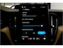 Volvo XC60 2.0 T6 AWD 335kW/399pk Aut8 Recharge Ultra Bright Executive LUCHTVERING + BOWERS&WILKINS + MATRIX LED + PANORAMADAK + BLIS + HEAD-UP + PILOT ASSIST + STOELVERWARMING/-VENTILATIE/-MASSAGE + ADAPT.CRUISE + 360 CAMERA + STUURVERWARMING + 21" LM-VELGEN!