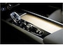 Volvo XC60 2.0 T6 AWD 335kW/399pk Aut8 Recharge Ultra Bright Executive LUCHTVERING + BOWERS&WILKINS + MATRIX LED + PANORAMADAK + BLIS + HEAD-UP + PILOT ASSIST + STOELVERWARMING/-VENTILATIE/-MASSAGE + ADAPT.CRUISE + 360 CAMERA + STUURVERWARMING + 21" LM-VELGEN!