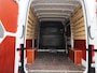 Volkswagen Crafter 2.0 TDI L3H3 Highline 140PK | Automaat | Trekhaak | Navigatie | Cruise Control | Multifunctioneel Stuurwiel | Apple/Android Carplay | DAB+ | Parkeersensoren Voor + Achter | Achteruitrijcamera |