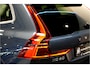 Volvo XC60 2.0 T6 AWD 293kW/399pk Aut8 Plug-in hybrid Plus Bright PANORAMADAK + HARMAN/KARDON + 360 CAMERA + HEAD-UP + BLIS + LANE ASSIST + STOEL-&STUURVERWARMING + ADAPT.CRUISE + PILOT ASSIST + MATRIX LED + KEYLESS ENTRY&GO + PARKSENSOREN V&A + 19" LM-VELGEN!!