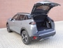 Peugeot 2008 1.2 PureTech 130pk Automaat Allure Navigatie Apple Carplay/Android Auto 360 camera Parkeersensoren Blind Spot Assist Adaptive Cruise Control Stoelverwarming Getinte ramen Climate Control