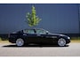 Maserati Quattroporte 4.2 ZF Automaat |V8 |401 pk |Topstaat |Beige leder |Xenon |Schuifdak |Entertainmentsysteem |Parkeersensoren voor en achter |Climate |Cruise |19" lichtmetalen velgen