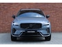 Volvo XC60 T8 Plug-in hybrid AWD Ultimate Dark | Panoramisch schuif-/ kanteldak | Head-up display | Harman Kardon | Elektrische voorstoelen met geheugenfunctie | Trekhaak, inklapbaar | 360 graden camera | Stoel-/ stuurwielverwarming | Pilot assist | Apple carplay/ Android auto