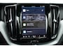 Volvo XC60 T8 Plug-in hybrid AWD Ultimate Dark | Panoramisch schuif-/ kanteldak | Head-up display | Harman Kardon | Elektrische voorstoelen met geheugenfunctie | Trekhaak, inklapbaar | 360 graden camera | Stoel-/ stuurwielverwarming | Pilot assist | Apple carplay/ Android auto
