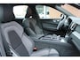 Volvo XC60 T8 Plug-in hybrid AWD Ultimate Dark | Panoramisch schuif-/ kanteldak | Head-up display | Harman Kardon | Elektrische voorstoelen met geheugenfunctie | Trekhaak, inklapbaar | 360 graden camera | Stoel-/ stuurwielverwarming | Pilot assist | Apple carplay/ Android auto