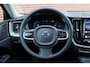 Volvo XC60 T8 Plug-in hybrid AWD Ultimate Dark | Panoramisch schuif-/ kanteldak | Head-up display | Harman Kardon | Elektrische voorstoelen met geheugenfunctie | Trekhaak, inklapbaar | 360 graden camera | Stoel-/ stuurwielverwarming | Pilot assist | Apple carplay/ Android auto