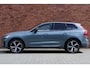 Volvo XC60 T8 Plug-in hybrid AWD Ultimate Dark | Panoramisch schuif-/ kanteldak | Head-up display | Harman Kardon | Elektrische voorstoelen met geheugenfunctie | Trekhaak, inklapbaar | 360 graden camera | Stoel-/ stuurwielverwarming | Pilot assist | Apple carplay/ Android auto