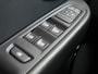 Renault Clio Estate 0.9 TCe Limited 90pk | Navigatie | Trekhaak | Airco | Cruise Control | Parkeerhulp achter | Extra getint glas | Lichtmetalen velgen