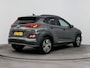 Hyundai Kona Electric EV Premium 64 kWh | Camera | SOH 95,2% | Warmtepomp | Navi & Carplay/Android | Clima | Stoelverkoeling & Stoel stuur verwarming |Trekhaak voor fietsendrager