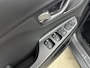 Hyundai Kona Electric EV Premium 64 kWh | Camera | SOH 95,2% | Warmtepomp | Navi & Carplay/Android | Clima | Stoelverkoeling & Stoel stuur verwarming |Trekhaak voor fietsendrager
